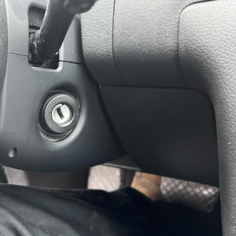 Serrure avant droit AUDI A6 2 Photo n°8