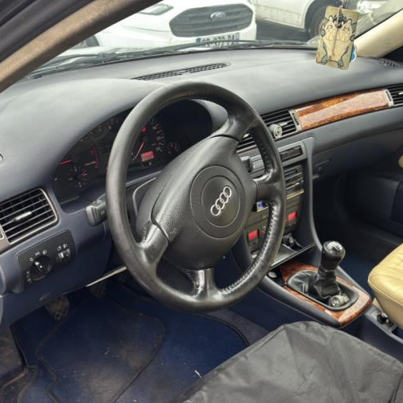 Vitre avant gauche AUDI A6 2 Photo n°8