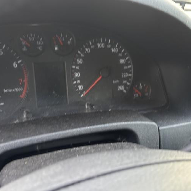 Feu arriere stop central AUDI A6 2 Photo n°15