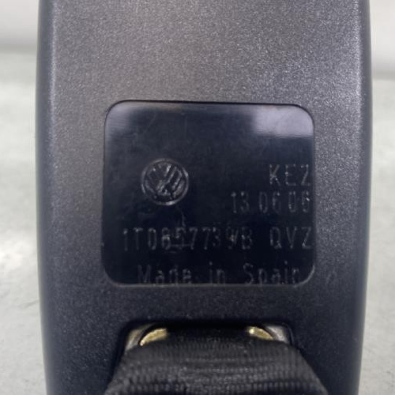 Attache ceinture arriere droit VOLKSWAGEN TOURAN 1 Photo n°3