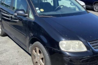 Attache ceinture arriere droit VOLKSWAGEN TOURAN 1