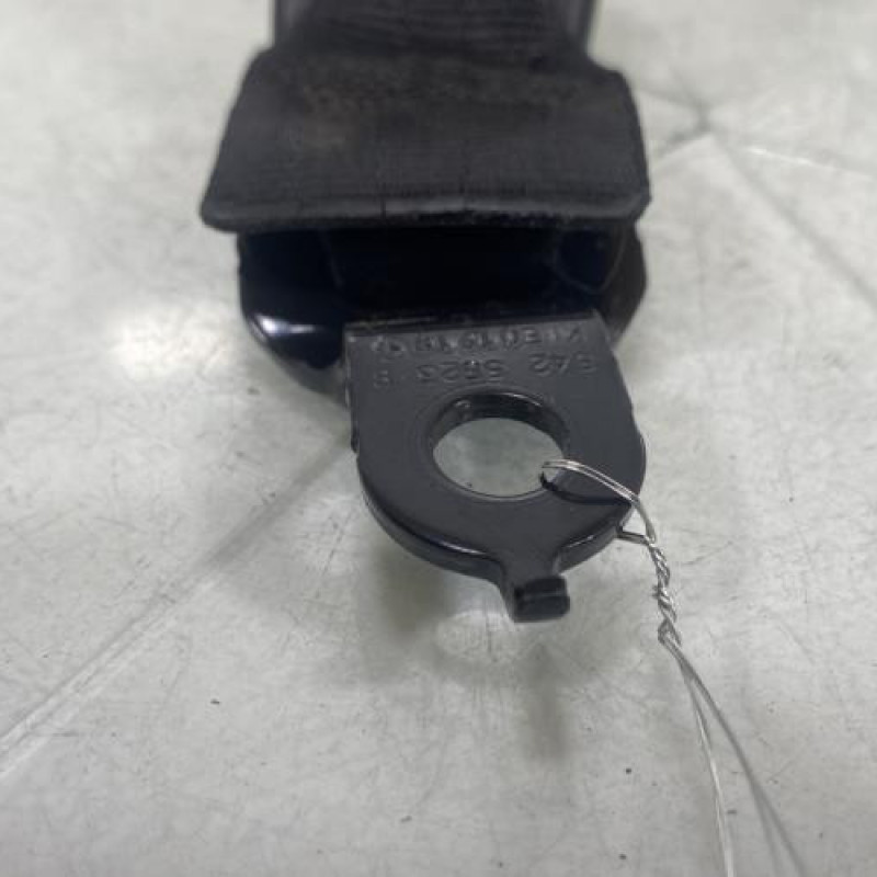 Attache ceinture arriere gauche VOLKSWAGEN TOURAN 1 Photo n°4
