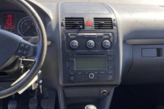 Attache ceinture arriere gauche VOLKSWAGEN TOURAN 1