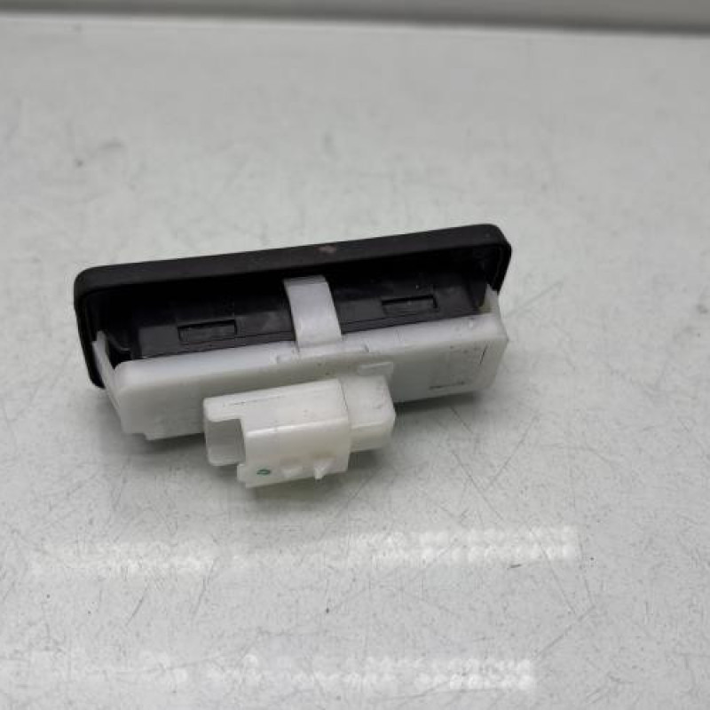 Bouton de coffre CITROEN C5 AIRCROSS Photo n°2