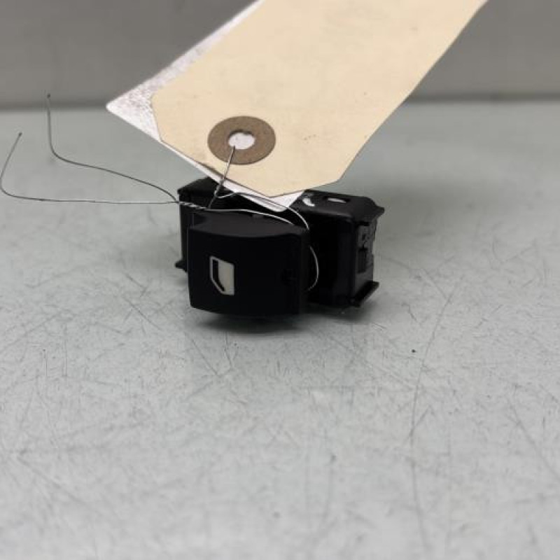 Interrupteur de leve vitre arriere gauche CITROEN C5 AIRCROSS Photo n°1