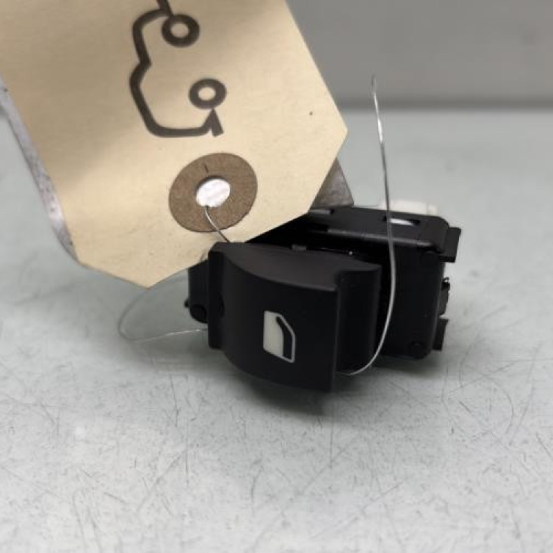 Interrupteur de leve vitre avant droit CITROEN C5 AIRCROSS Photo n°1