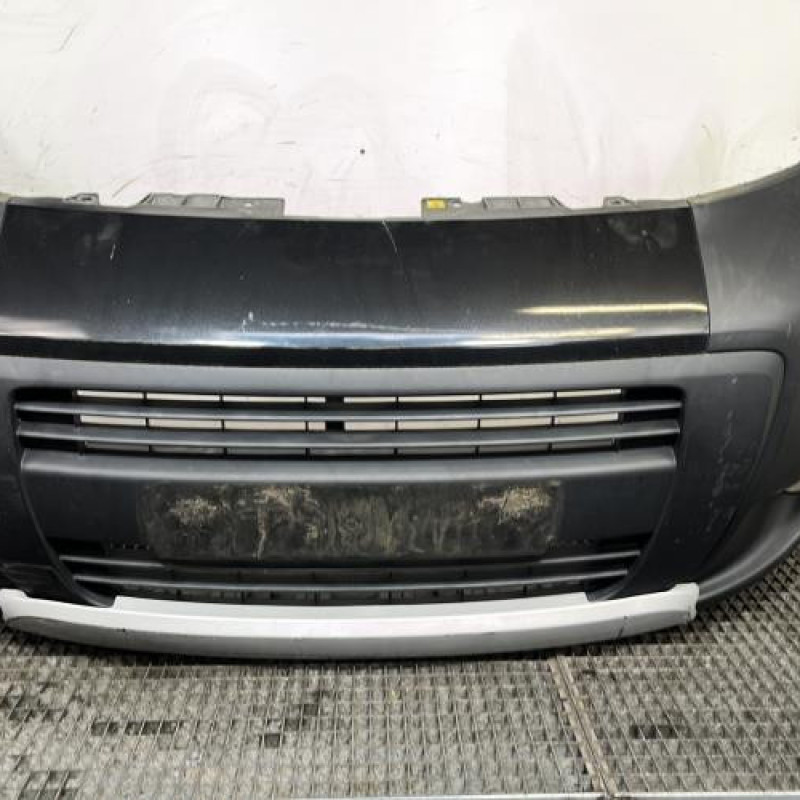 Pare choc avant PEUGEOT BIPPER Photo n°1