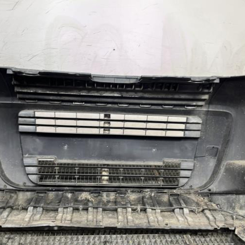 Pare choc avant PEUGEOT BIPPER Photo n°5