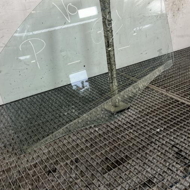 Vitre avant gauche PEUGEOT BIPPER Photo n°2