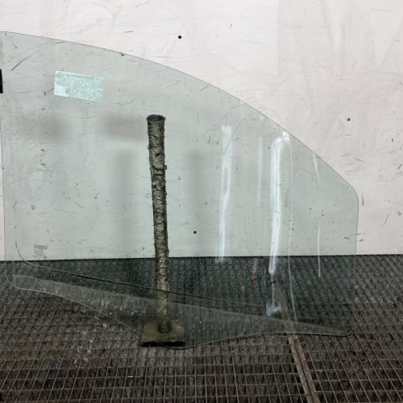 Vitre avant gauche PEUGEOT BIPPER Photo n°4