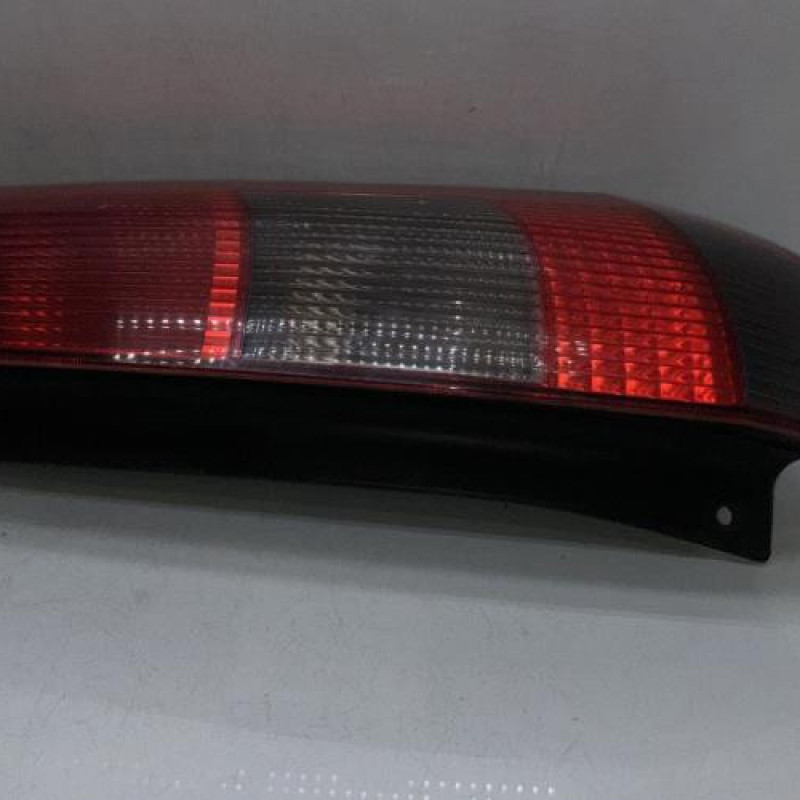 Feu arriere principal droit (feux) FORD FIESTA 5 Photo n°1