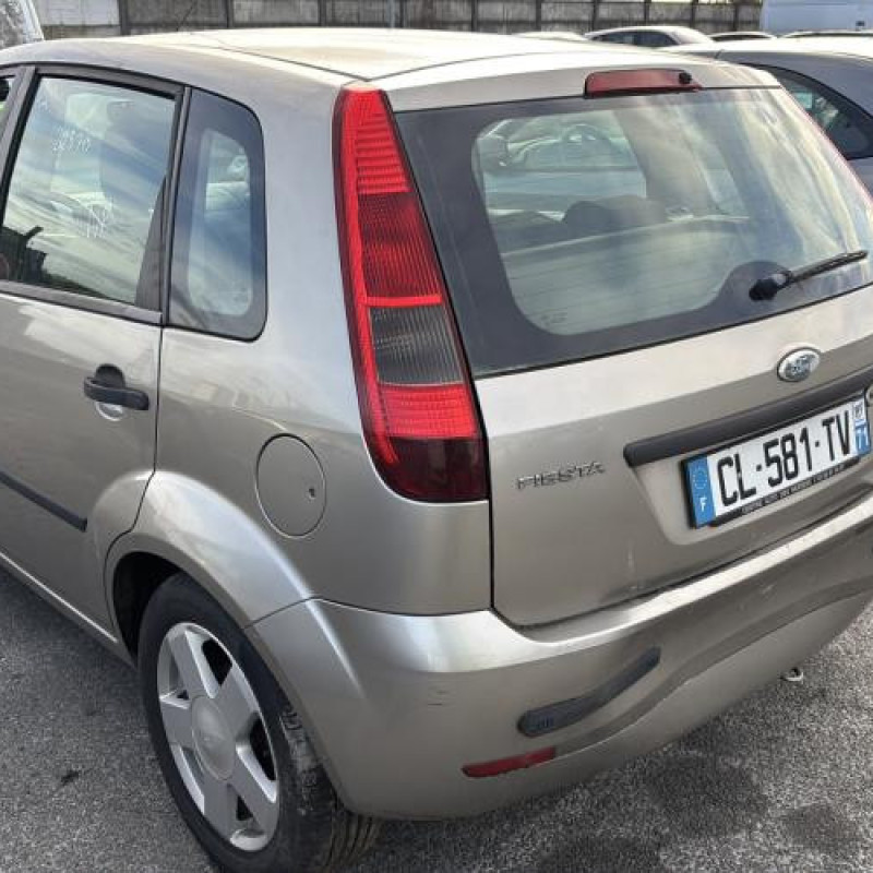 Feu arriere principal droit (feux) FORD FIESTA 5 Photo n°8