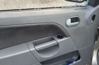 Feu arriere principal gauche (feux) FORD FIESTA 5