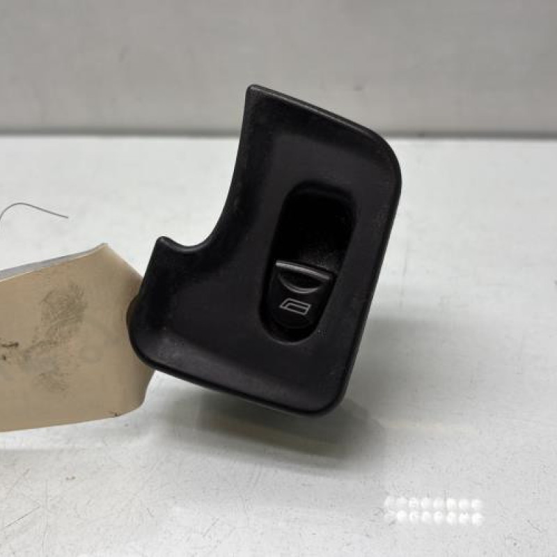 Interrupteur de leve vitre avant droit ALFA ROMEO 147 Photo n°1