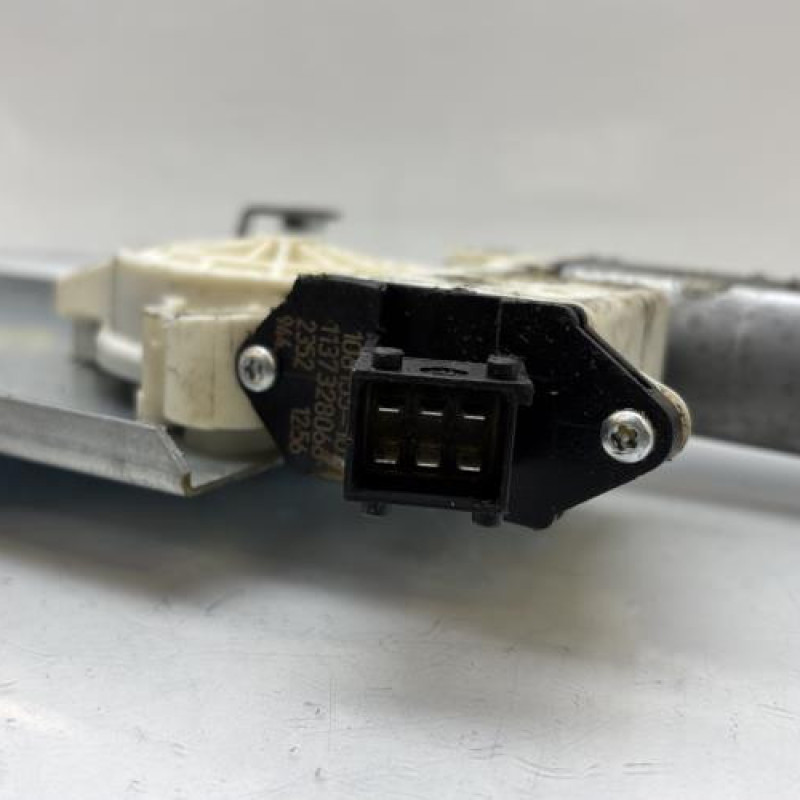 Leve vitre electrique avant gauche OPEL VECTRA C Photo n°4