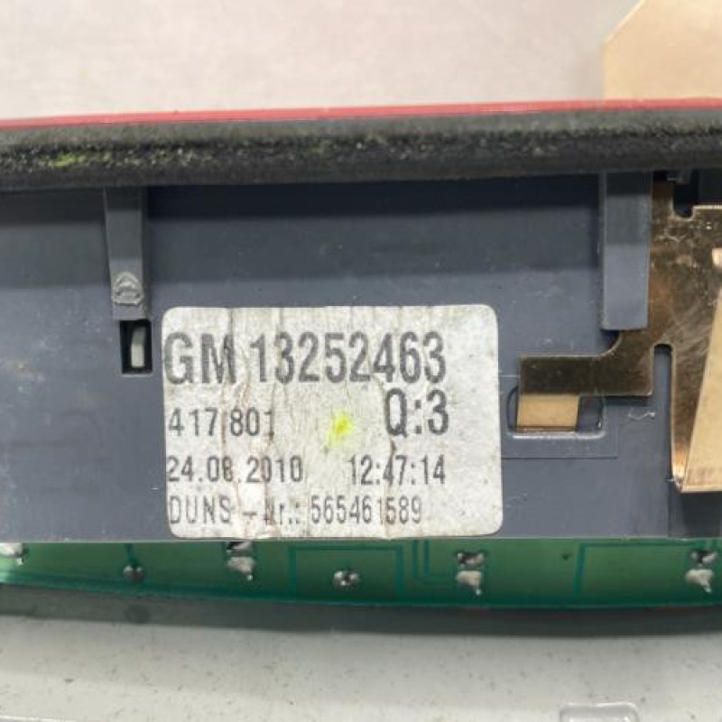 Feu arriere stop central OPEL ZAFIRA B Photo n°4