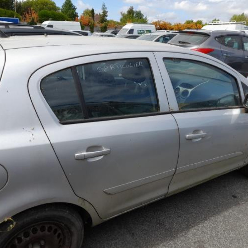 Feu arriere principal gauche (feux) OPEL CORSA D Photo n°12