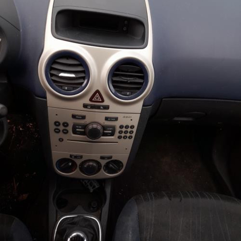 Feu arriere principal gauche (feux) OPEL CORSA D Photo n°18