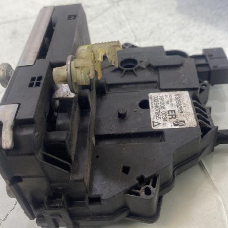 Serrure arriere droit OPEL CORSA D Photo n°4