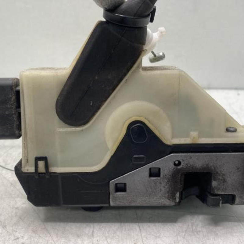 Serrure arriere droit PEUGEOT 208 1 Photo n°4