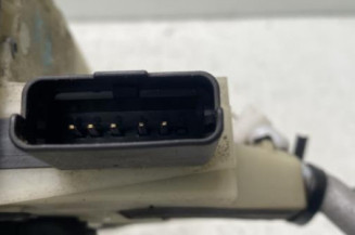 Serrure arriere droit PEUGEOT 208 1