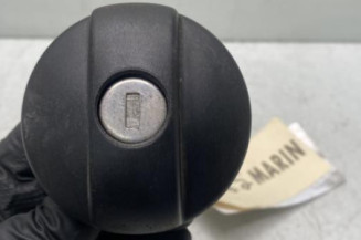 Bouchon de carburant PEUGEOT 208 1 Photo n°1