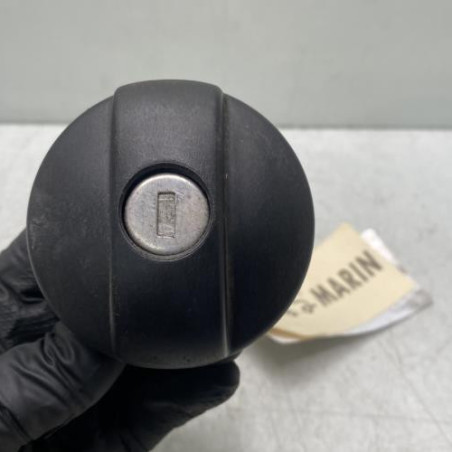 Bouchon de carburant PEUGEOT 208 1 Photo n°1