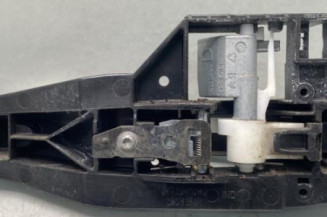 Poignee porte arriere droit PEUGEOT 208 1