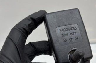 Attache ceinture arriere droit RENAULT TWINGO 2