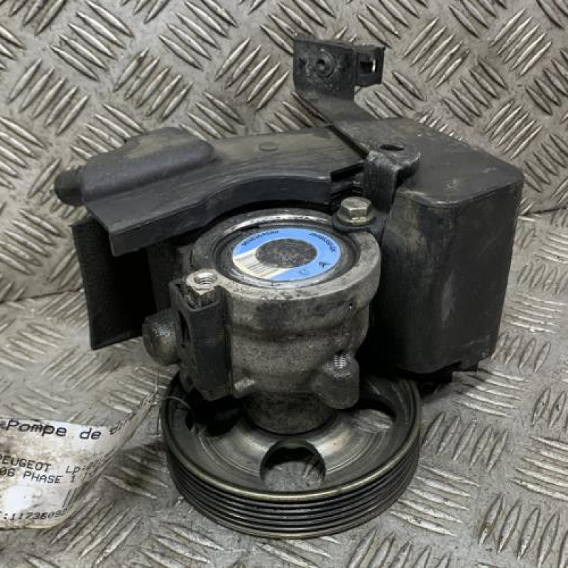Pompe de direction PEUGEOT 206 Photo n°1
