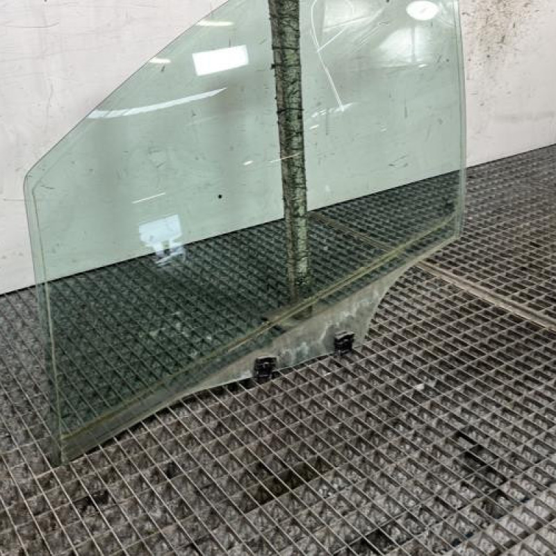 Vitre avant gauche PEUGEOT 207 Photo n°2