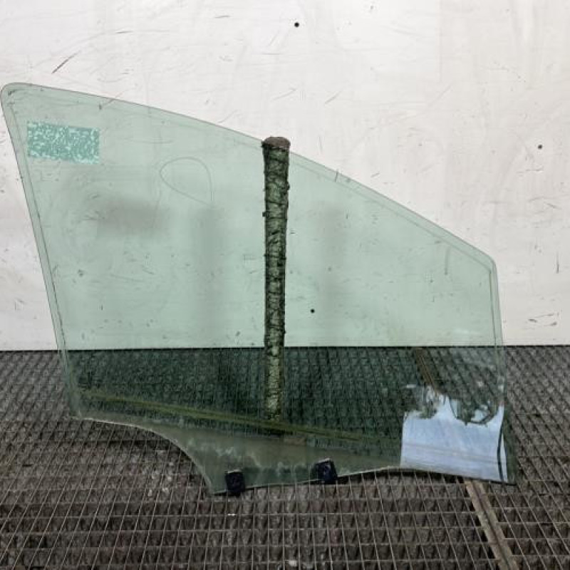 Vitre avant gauche PEUGEOT 207 Photo n°4