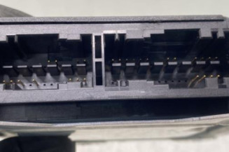 Boitier air bag PEUGEOT 208 1