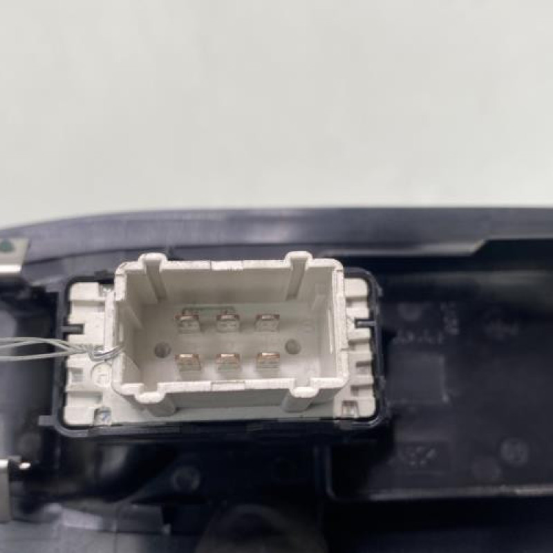 Interrupteur de leve vitre avant droit PEUGEOT 208 1 Photo n°3