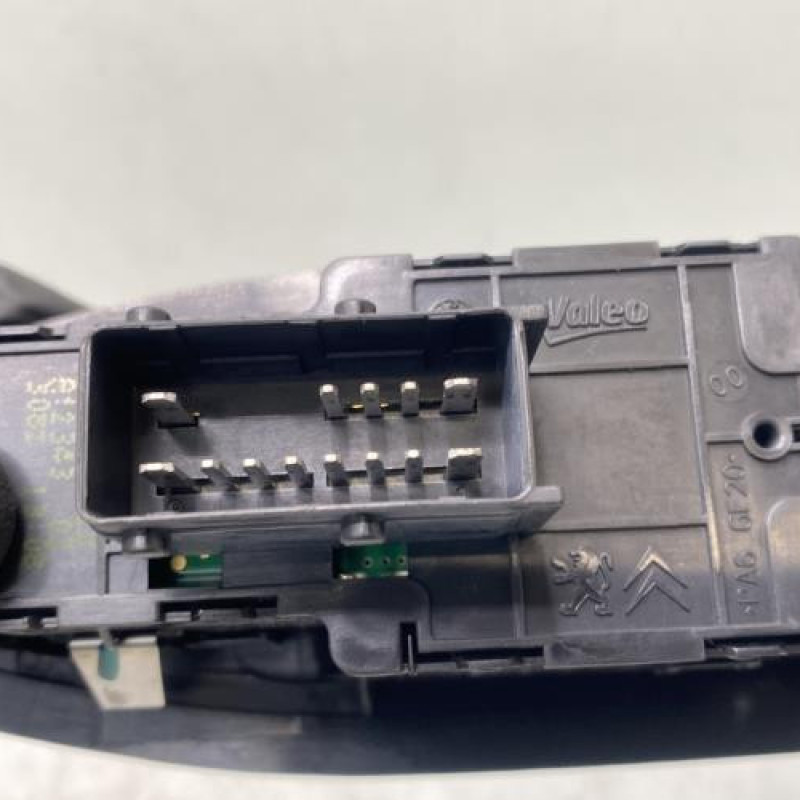 Interrupteur de leve vitre avant gauche PEUGEOT 208 1 Photo n°3