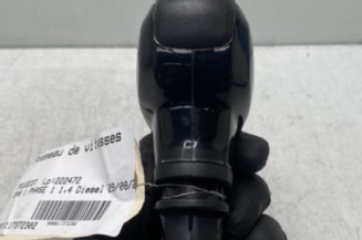Pommeau de vitesses PEUGEOT 208 1