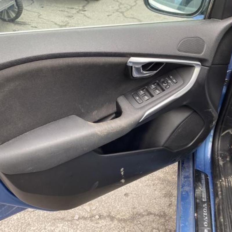 Pare boue avant droit VOLVO V 40 2 Photo n°13