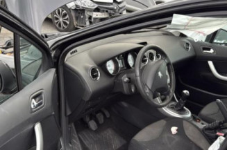 Pare boue arriere droit PEUGEOT 308 1