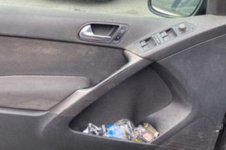 Pare boue avant droit VOLKSWAGEN TIGUAN 1