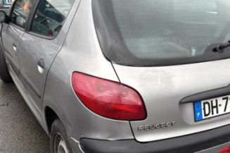 Baguette de coffre PEUGEOT 206