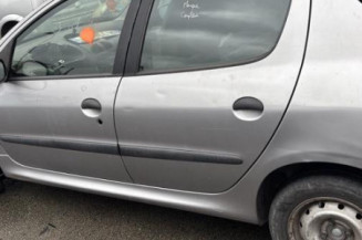 Baguette de coffre PEUGEOT 206