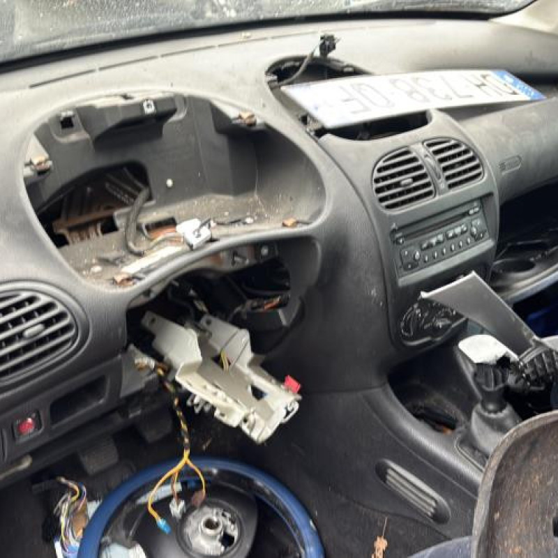 Baguette de coffre PEUGEOT 206 Photo n°12