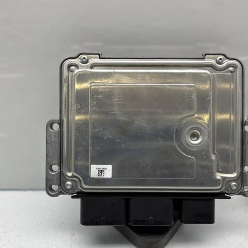Calculateur moteur PEUGEOT 3008 1 Photo n°4