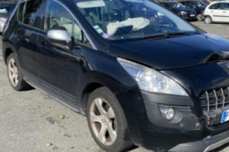 Calculateur moteur PEUGEOT 3008 1