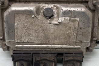 Calculateur moteur PEUGEOT 206 Photo n°1