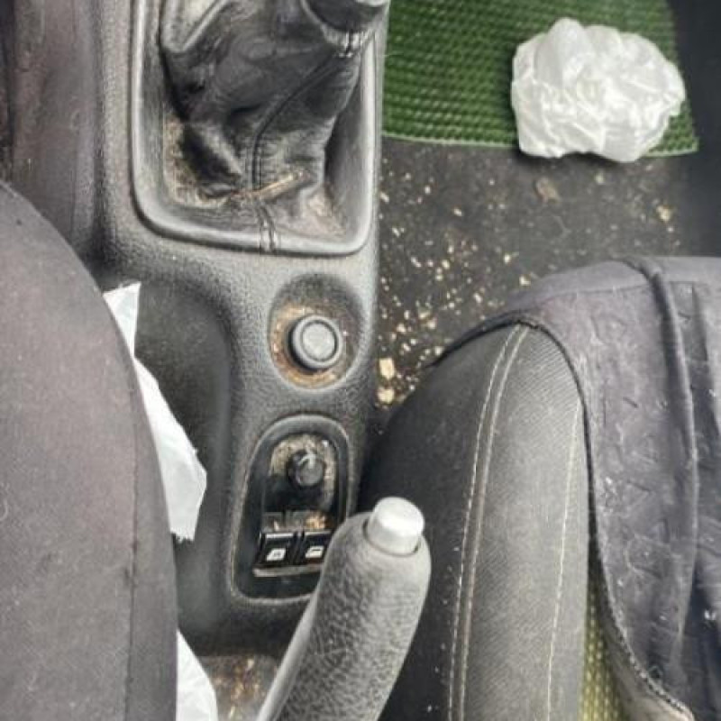 Calculateur moteur PEUGEOT 206 Photo n°13