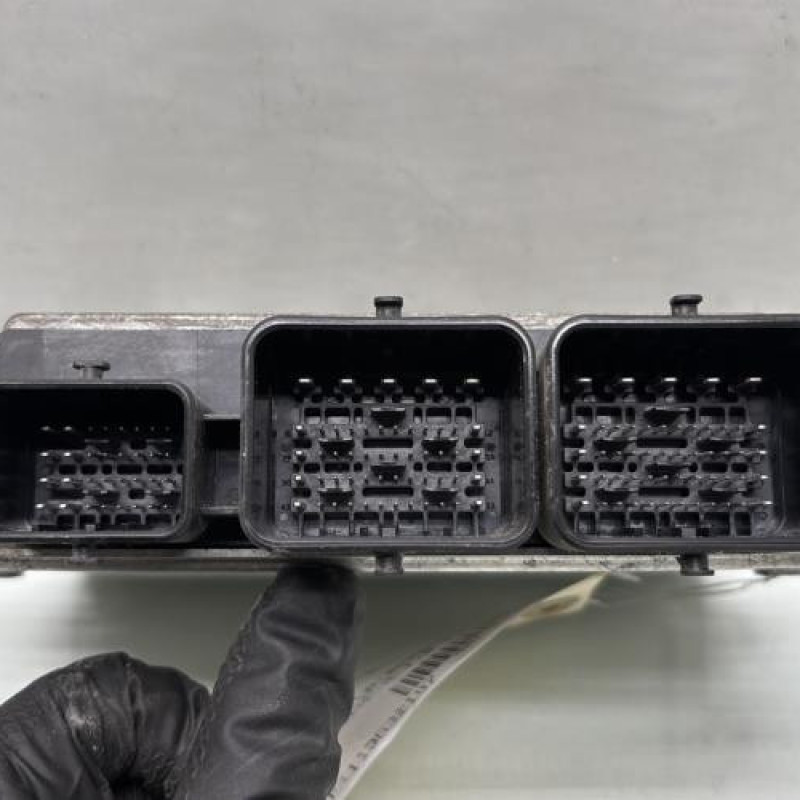 Calculateur moteur CITROEN C3 2 Photo n°3