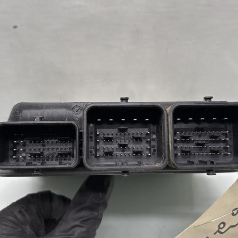 Calculateur moteur PEUGEOT 2008 1 Photo n°3