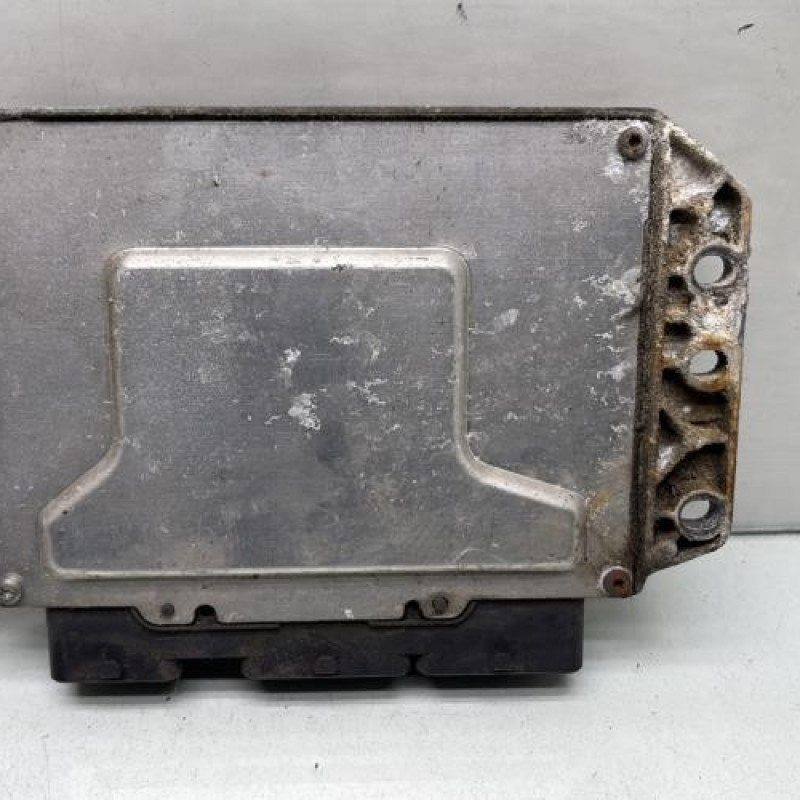 Calculateur moteur RENAULT MODUS Photo n°4