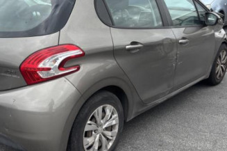 Face avant PEUGEOT 208 1